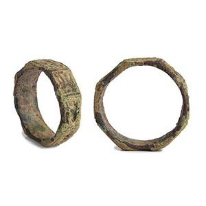 A roman bronze octagonal ring.diam. 21 mm ... 