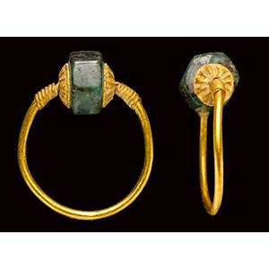 A late hellenistic gold ring with a ... 