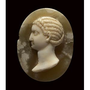 A two layers agate cameo. Bust of a roman ... 