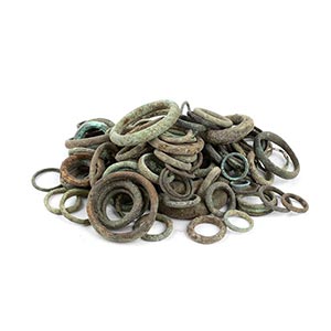 Collection of ninety-one Roman bronze rings, ... 
