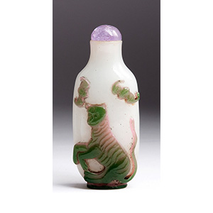 Overlay glass snuff bottle;
XX century
; 7,2 ... 