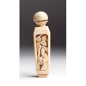 Carved Ivory snuff bottle; XX Century; 6,8 ... 