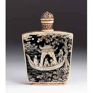 A Fine Japanese Ivory and Lacquer snuff ... 