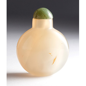Chalcedony snuff bottle;
XX Century; 5,8 cm; ... 
