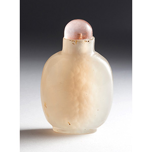 Chalcedony snuff bottle;
XX Century; 6,21 ... 