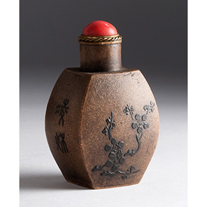 Yixing snuff bottle;
XX Century; 6 cm; 

