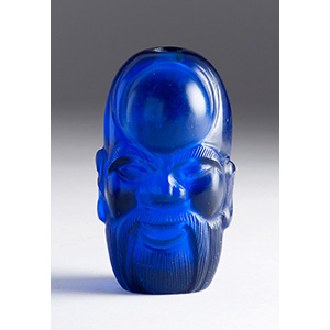 Carved blue glass head of Luohan snuff ... 
