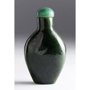 Hardstone snuff bottle;
XX Century; 6,6 cm; ... 