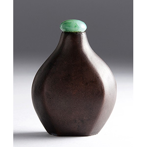 Yixing snuff bottle;
XX Century; 5,9 cm; 

