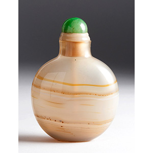 Agate snuff bottle;
XX Century; 6,9 cm; 

