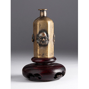 Metal snuff bottle;
XX Century; 9,9 cm; 

