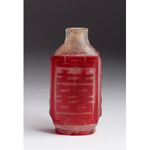 Overlay glass snuff bottle;
XX Century; 6 ... 