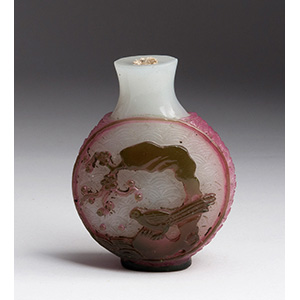 Overlay glass snuff bottle;
XIX Century; 5,2 ... 