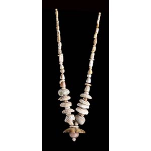 A STONE AND CONCHSHELL BEADS NECKLACE WITH ... 
