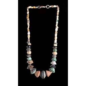 A STONE, POTTERY AND BRONZE BEADS NECKLACE44 ... 