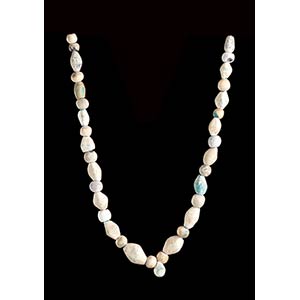 A CALCIFIED GLASS BEADS NECKLACE56 ... 