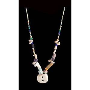 A GLASS AND CONCHSHELL BEADS NECKLACE WITH ... 