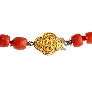 Coral necklace   strand of ... 