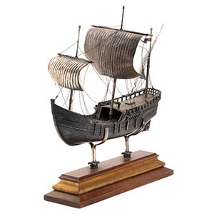 Silver model of ship PINTA 1492 ... 