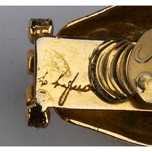 DE LIGUORO CLIP EARRINGS 90s  Gold ... 