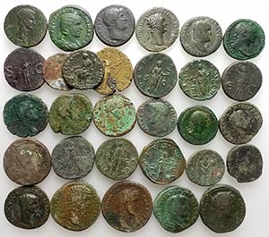 Lot of 30 Roman Imperial Æ coins, to be ... 