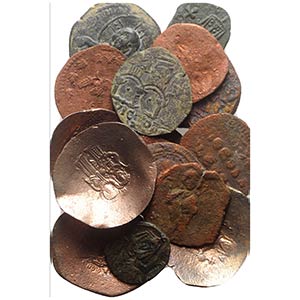 Lot of 16 Æ coins, including 15 Byzantine ... 