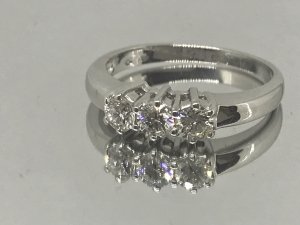 TRILOGY DIAMOND RINGWhite gold 750 ring set ... 