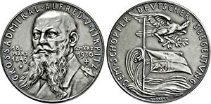 Medaille 1930 . {\b Tod des Großadmirals ... 