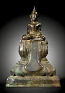 Sitzende Statue des Buddha Sakyamuni. ... 