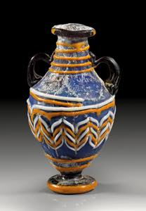 OBJEKTE AUS GLAS    Amphoriskos. In ... 