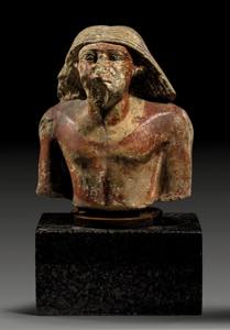 Statuenfragment. Oberteil von der Statue ... 
