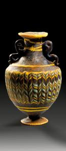 Amphoriskos mit Fuß und Tellermündung. In ... 