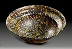 Doppelt geschweifte Schale. Mosaikglas. ... 