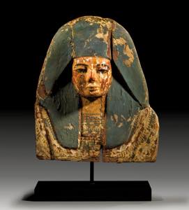 Sargfragment. Oberteil des anthropoiden ... 