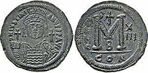 JUSTINIANUS I. 527-565, Follis.. Behelmte ... 