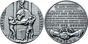 Große Alu-Medaille 1933 (sic !). {\b Auf! ... 