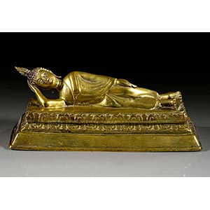 Liegender Buddha. Bronze, die Augen in ... 
