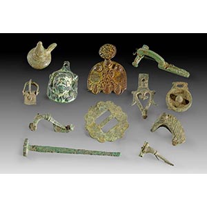 Lot aus antik-islamischen Metallobjekten, ... 