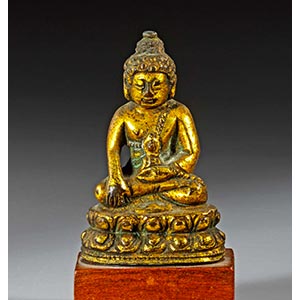 Sitzende Statue des Buddha Sakyamuni auf ... 
