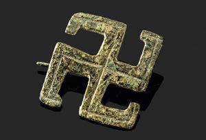 FIBELN   Swastikafibel. Bronze. ... 
