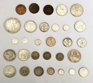 George V (1910-1936) Lot of 30 coins. Great ... 