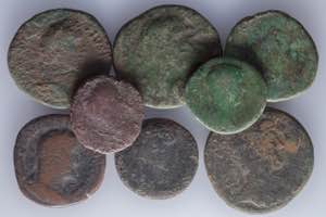 A lot containing 8 coins from the High Roman ... 