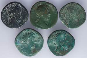 A lot containing 5 sestertius of Marcus ... 