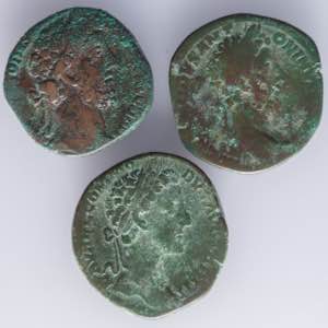 A lot containing 3 sestertius of ... 