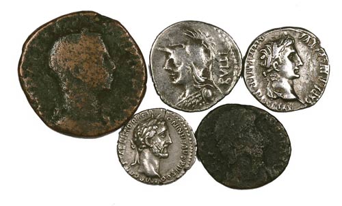 Lote formado por 3 denarios ... 