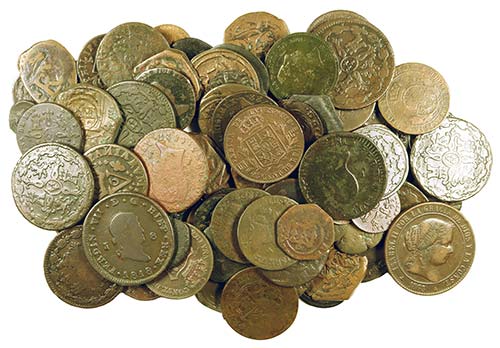 Lote de 95 monedas en cobre, casi ... 