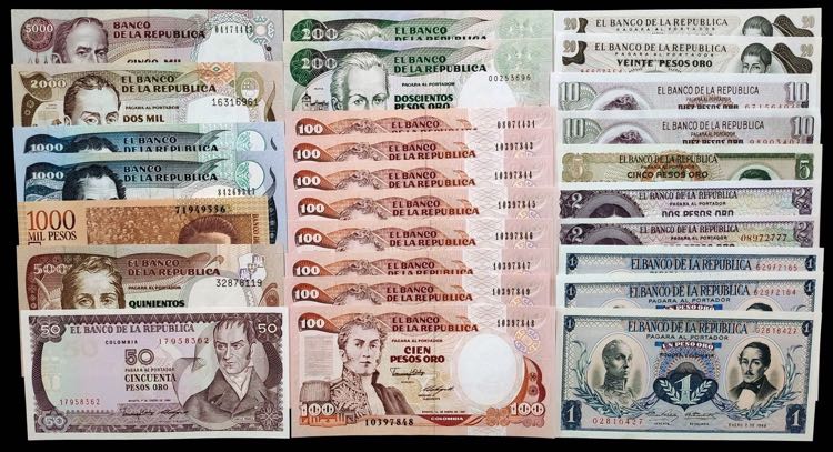 Colombia. 27 billetes de distintos ... 