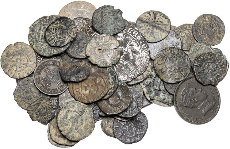 Lote de 55 monedas medievales y ... 