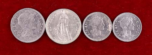 1937. 1 (dos) y 2 pesetas (dos). ... 