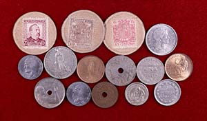 Lote de 12 monedas de la II República y ... 
